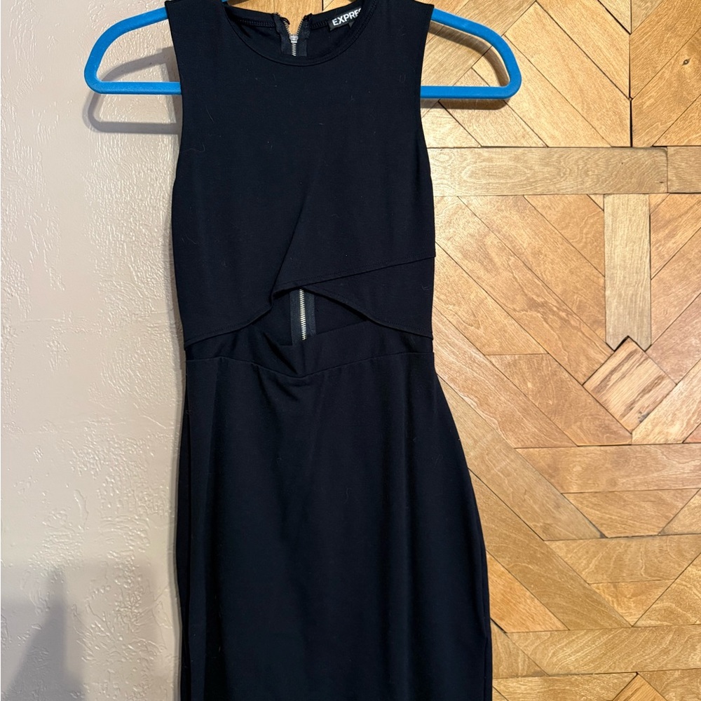 Black Sleeveless Dress